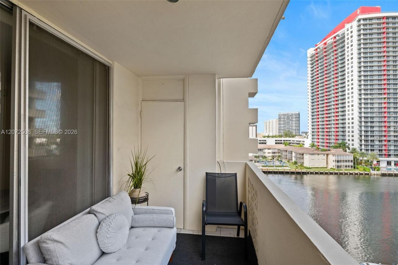 1833 S Ocean Dr , Unit 809, Hallandale Beach, FL 33009 Photo