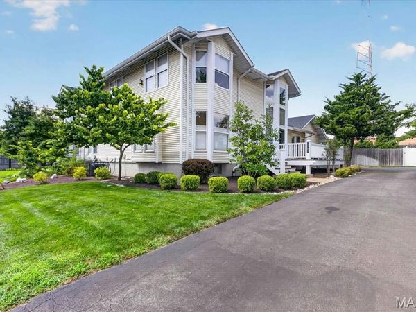 5783 Westminster Place, St Louis, MO 63112