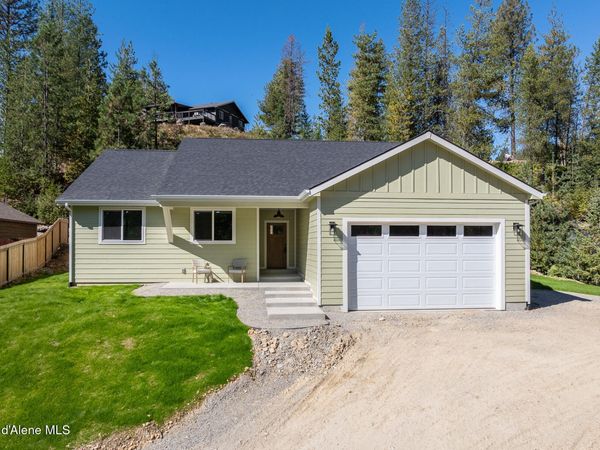 106 Memory LN, Pinehurst, ID 83850