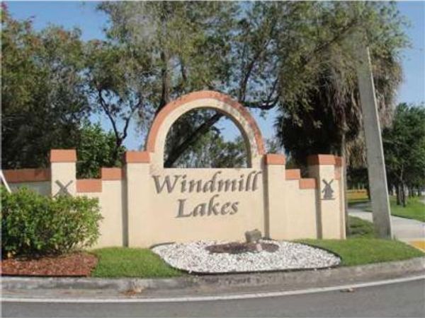 365 SW 86th Avenue, Unit 207, Pembroke Pines, FL 33025