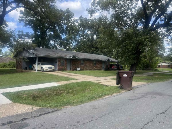 610, 700, 702 8th Street , Crossett, AR 71635