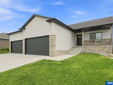 9432 Friedman Street, Lincoln, NE 68516