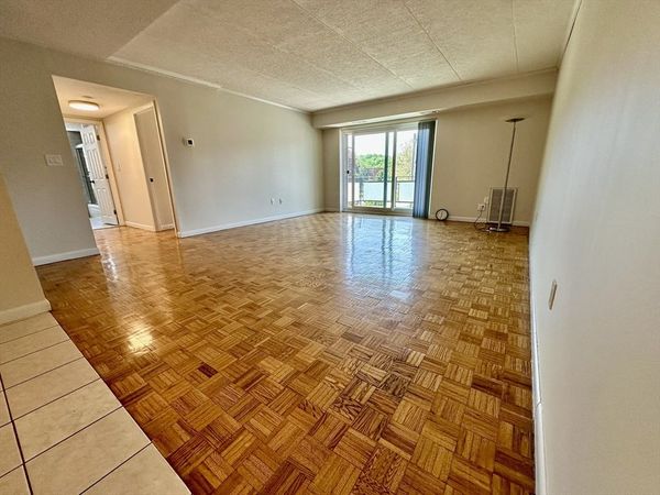 41 Broadlawn Park, Unit 22A, Newton, MA 02467