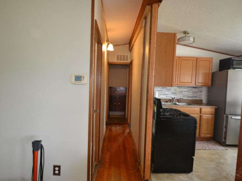 802 Meadowlane Drive, Ripley, OH 45167 Photo 10