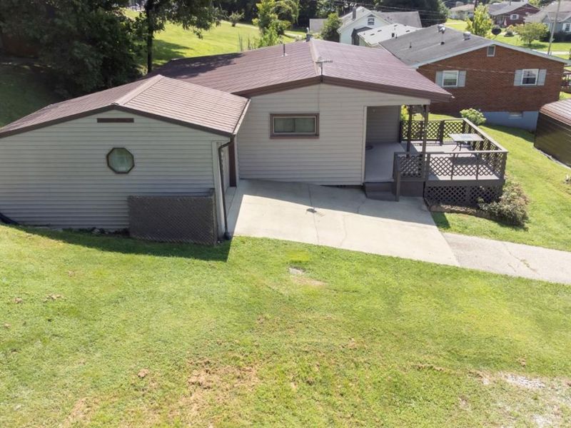 802 Meadowlane Drive, Ripley, OH 45167 Photo 4
