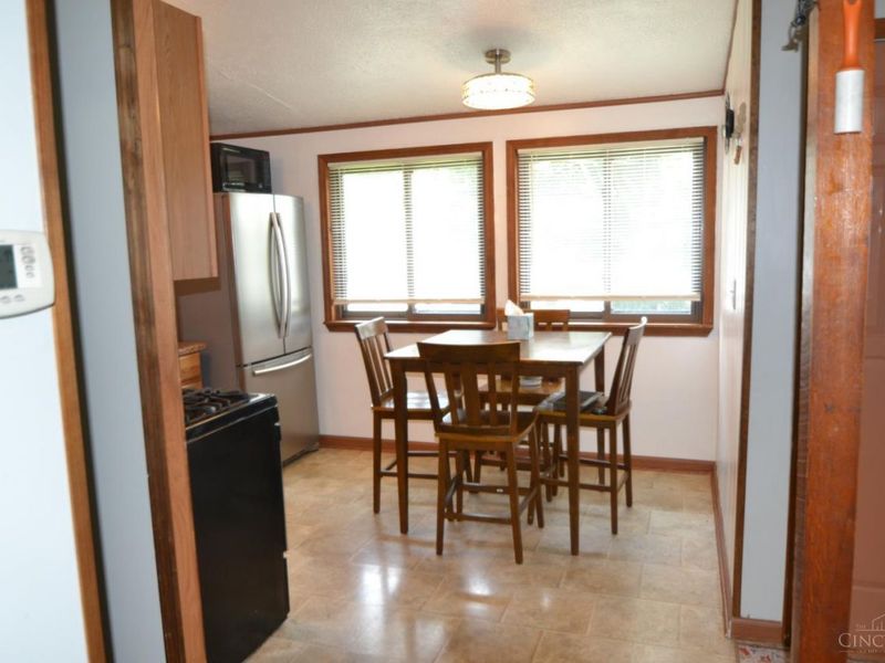 802 Meadowlane Drive, Ripley, OH 45167 Photo 4