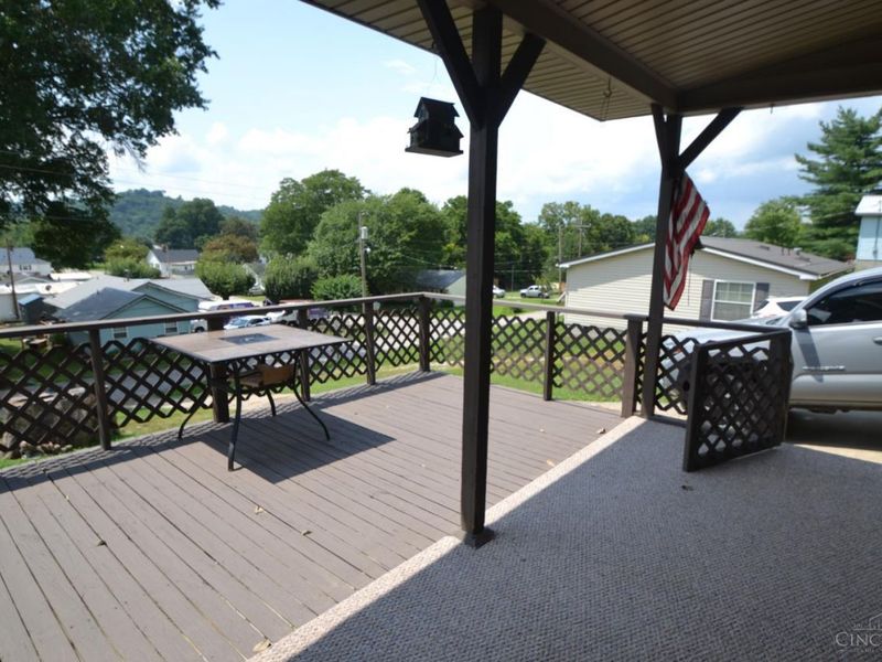 802 Meadowlane Drive, Ripley, OH 45167 Photo 5