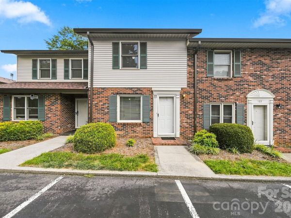 1330 5th Street NE, Unit 102, Hickory, NC 28601