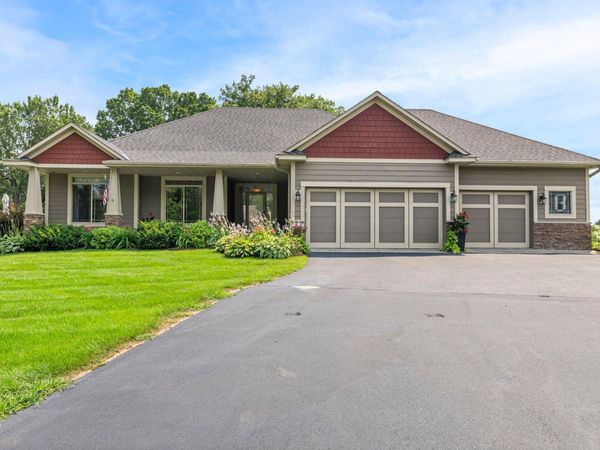 1749 Charleston Lane , Waconia, MN 55387