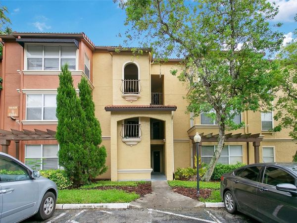 5164 CONROY ROAD , Unit 31, ORLANDO, FL 32811