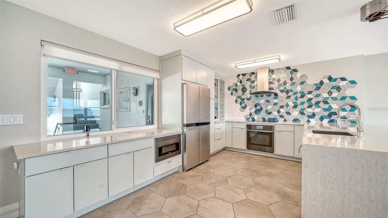 400 Golden Gate Point , Unit 22, Sarasota, FL 34236 Photo