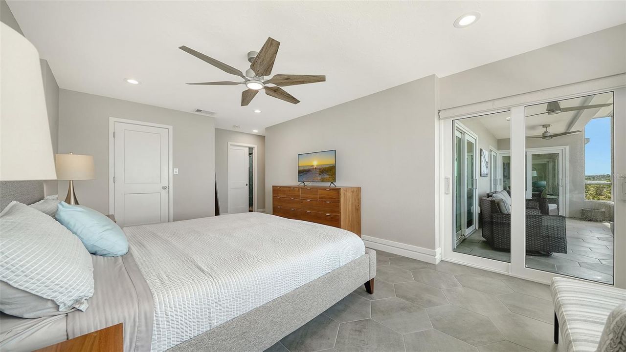 400 Golden Gate Point , Unit 22, Sarasota, FL 34236 Photo