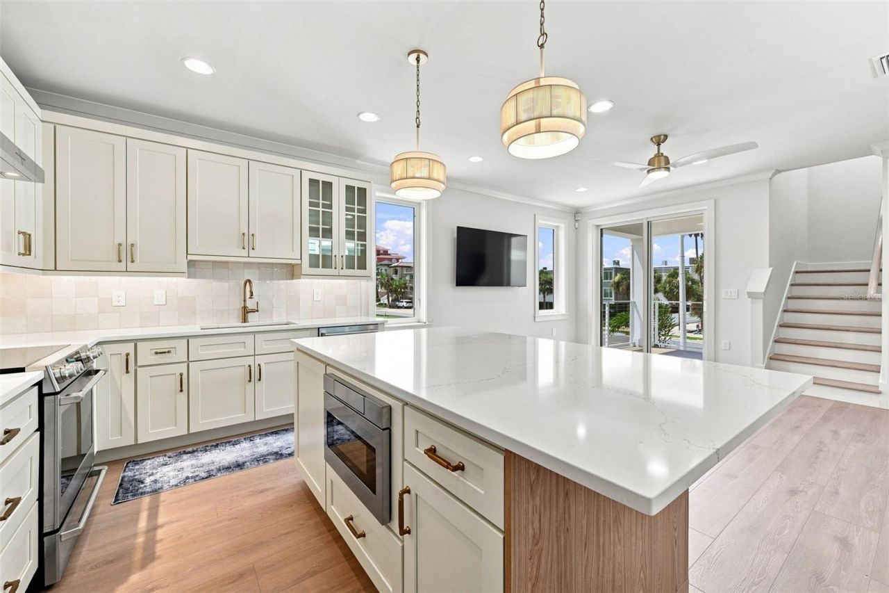 19101 Gulf Boulevard, Indian Shores, FL 33785 Photo