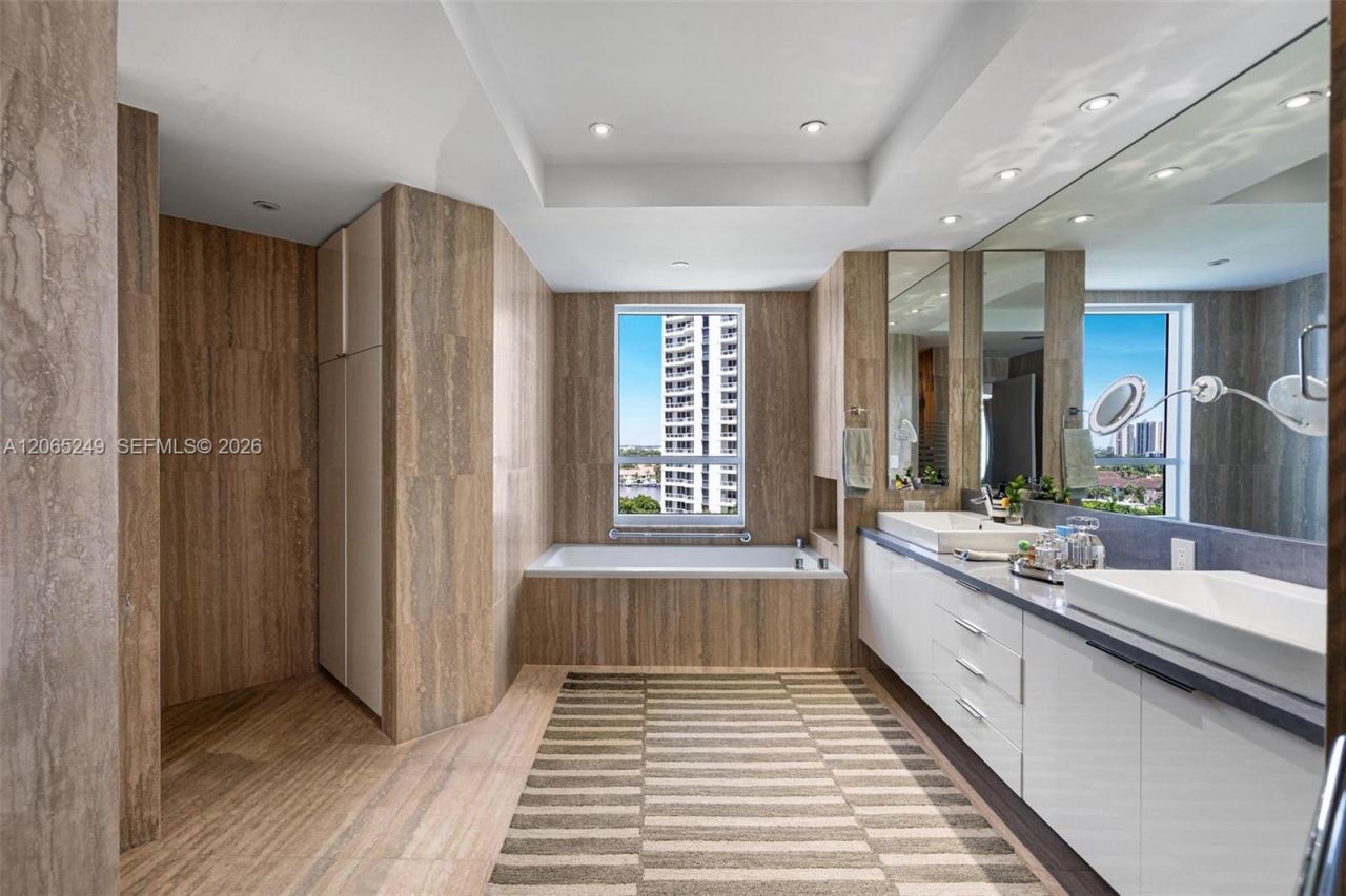21050 Point Pl, Unit 1006, Aventura, FL 33180 Photo