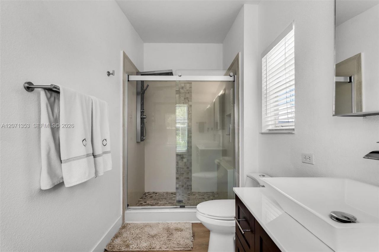 21 Mockingbird Rd , Key Largo, FL 33037 Photo