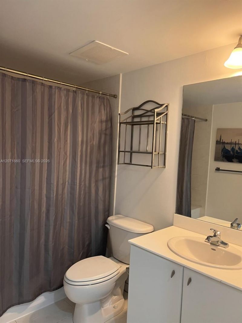 2740 SW 28th Ter , Unit 206, Miami, FL 33133 Photo