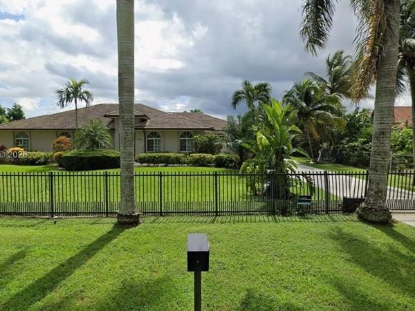 15720 SW 252nd St , Homestead, FL 33031