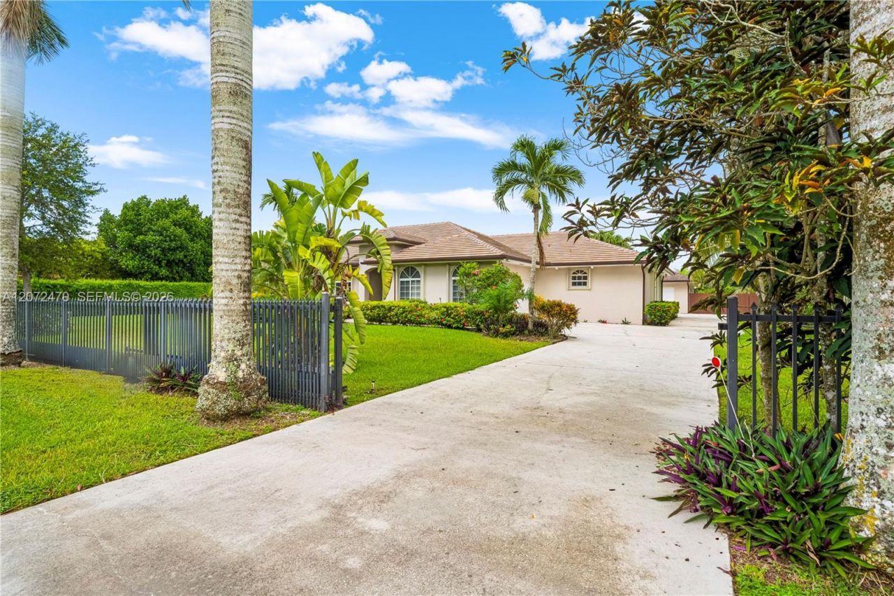 15720 SW 252nd St, Homestead, FL 33031 Photo