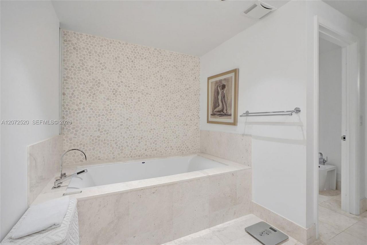 17121 Collins Ave, Unit 3206, Sunny Isles Beach, FL 33160 Photo