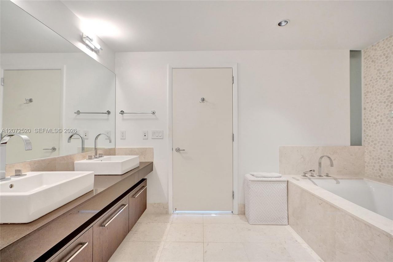 17121 Collins Ave, Unit 3206, Sunny Isles Beach, FL 33160 Photo