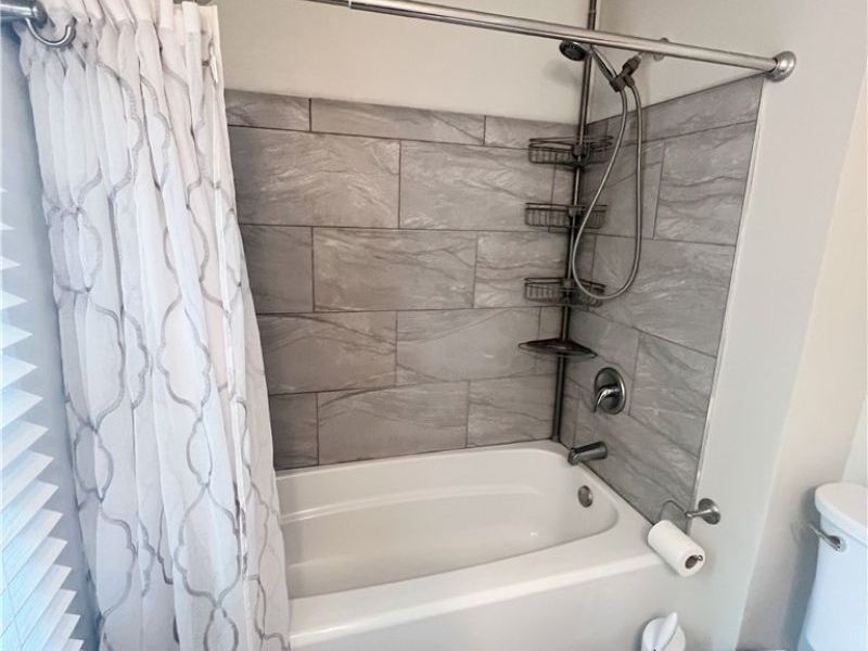 19106 Lanbury Avenue, Warrensville Heights, OH 44122 Photo 24