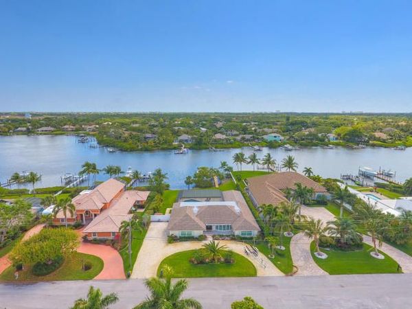 35 SE SADDLEBACK Road, Jupiter, FL 33469