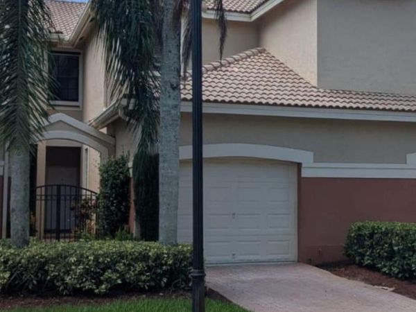 3892 TREE TOP Drive, Weston, FL 33332