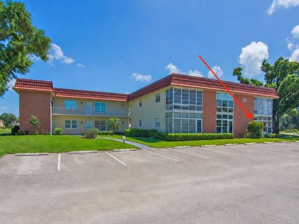 24 Pine Arbor Lane, Unit 103, Vero Beach, FL 32962