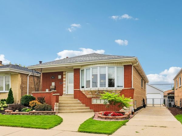 7005 W 63rd Place , Chicago, IL 60638