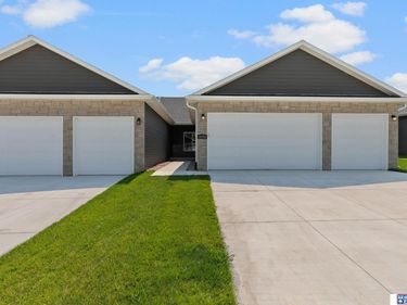 10721 Majestic Lane, Lincoln, NE 68527