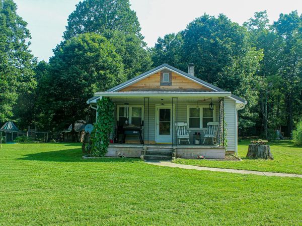 42 Dripping Springs Ct , Monterey, TN 38574