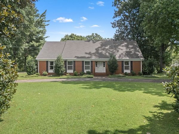 327 Minerva Dr, Murfreesboro, TN 37130