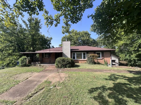 221 Pear Orchard Dr , Goodlettsville, TN 37072