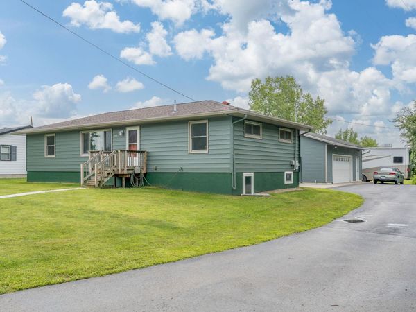 525 Harper Street , Mankato, MN 56001