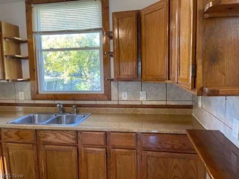 1396 Madison Avenue, Lorain, OH 44053 Photo 16