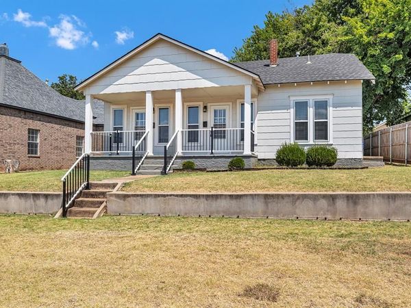 711 S Barker Avenue, El Reno, OK 73036