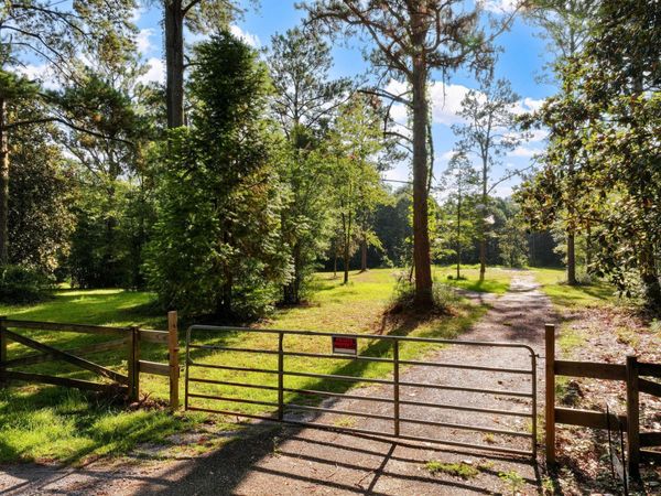 39 Char Ln., Petal, MS 39465