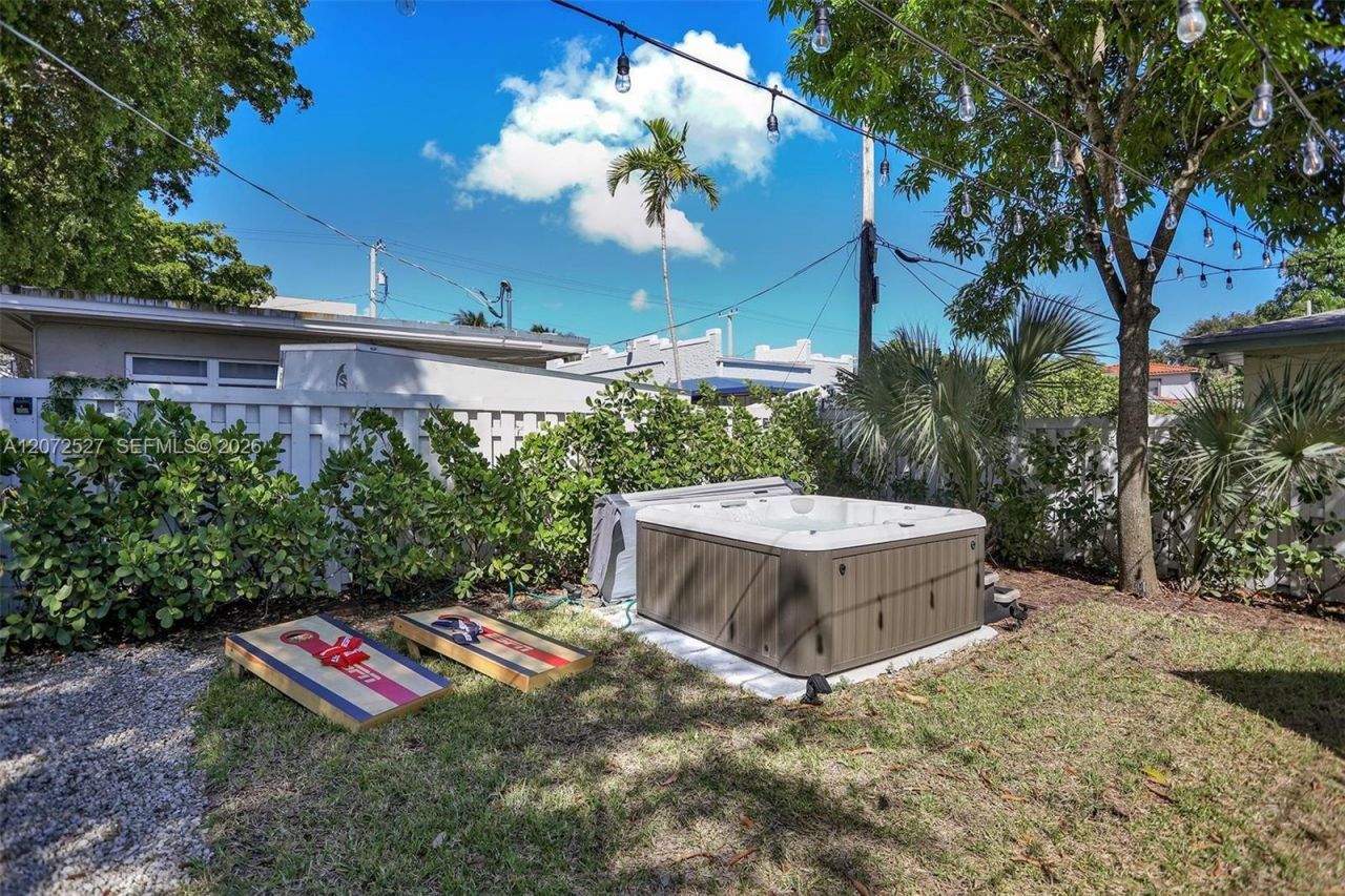 421 NE 70th St, Miami, FL 33138 Photo