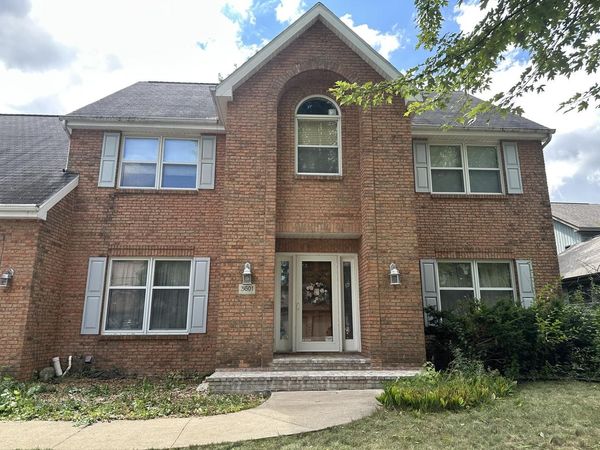 3601 S Barker LANE, Appleton, WI 54915