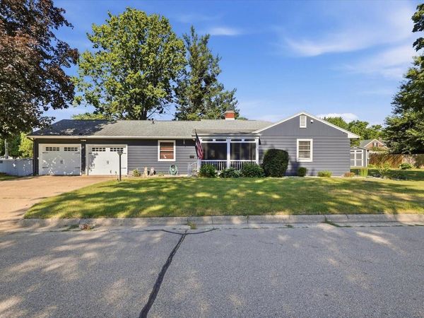 1000 Brewster AVENUE, Beloit, WI 53511