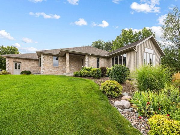 1227 W Sherman AVENUE, Fort Atkinson, WI 53538
