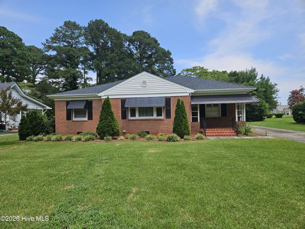 702 Stewart Avenue, Clinton, NC 28328