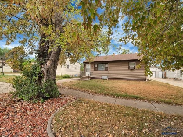 2017 5TH ST, Rapid City, SD 57701