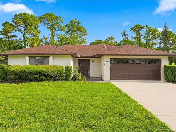 2101 SE Dolphin Road , Port St Lucie, FL 34952