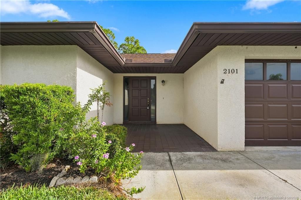 2101 SE Dolphin Road, Port Saint Lucie, FL 34952 Photo