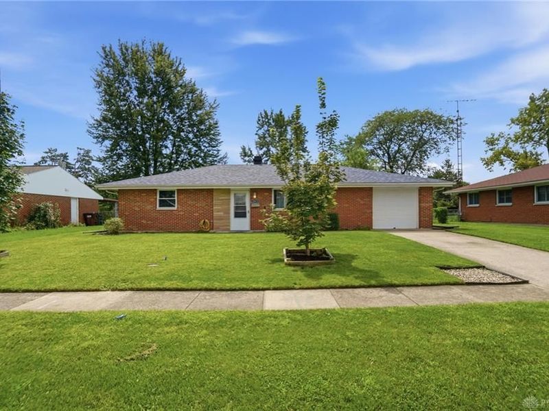 2313 Candlewood Drive, Kettering, OH 45419 Photo 1