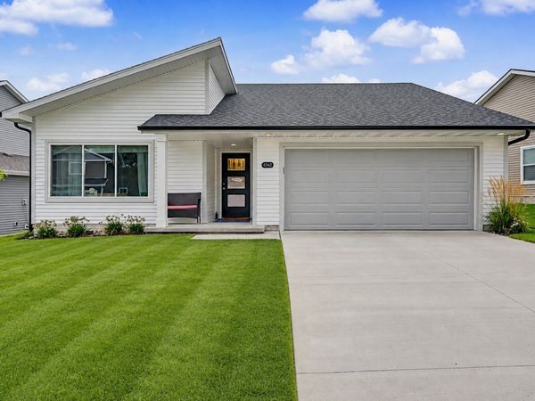 4342 Grover Woods Lane, Des Moines, IA 50317