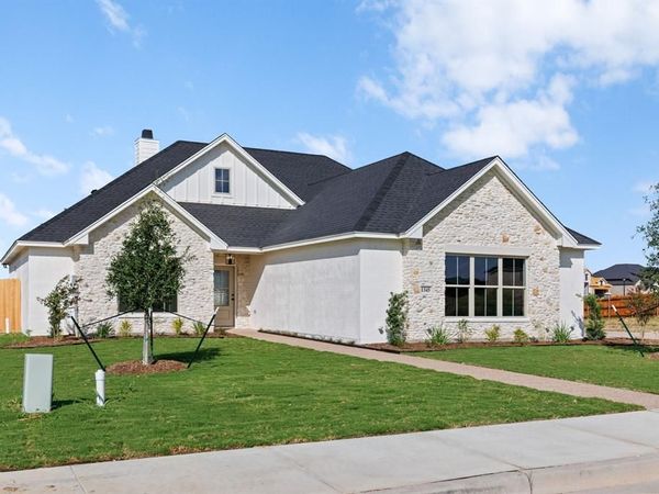 1345 Tahonta Drive, Hewitt, TX 76643