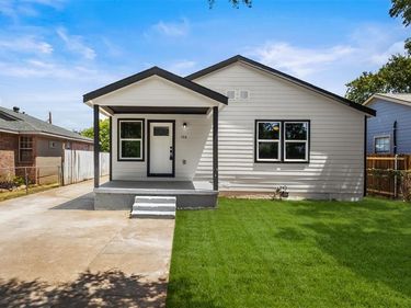 106 Mount Shasta Street , Dallas, TX 75211
