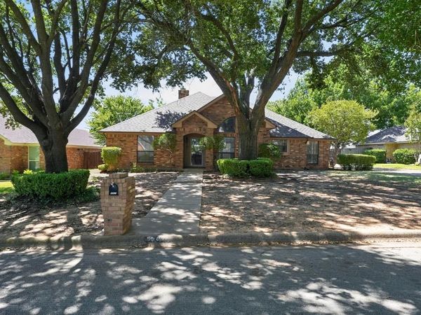 2907 Trail Lake Drive, Grapevine, TX 76051